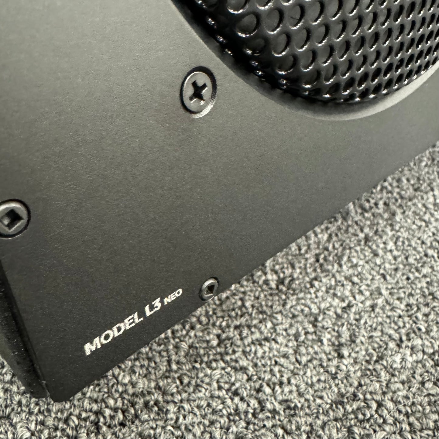 L3NEO - Bass You Can Feel, Only 28 pounds!